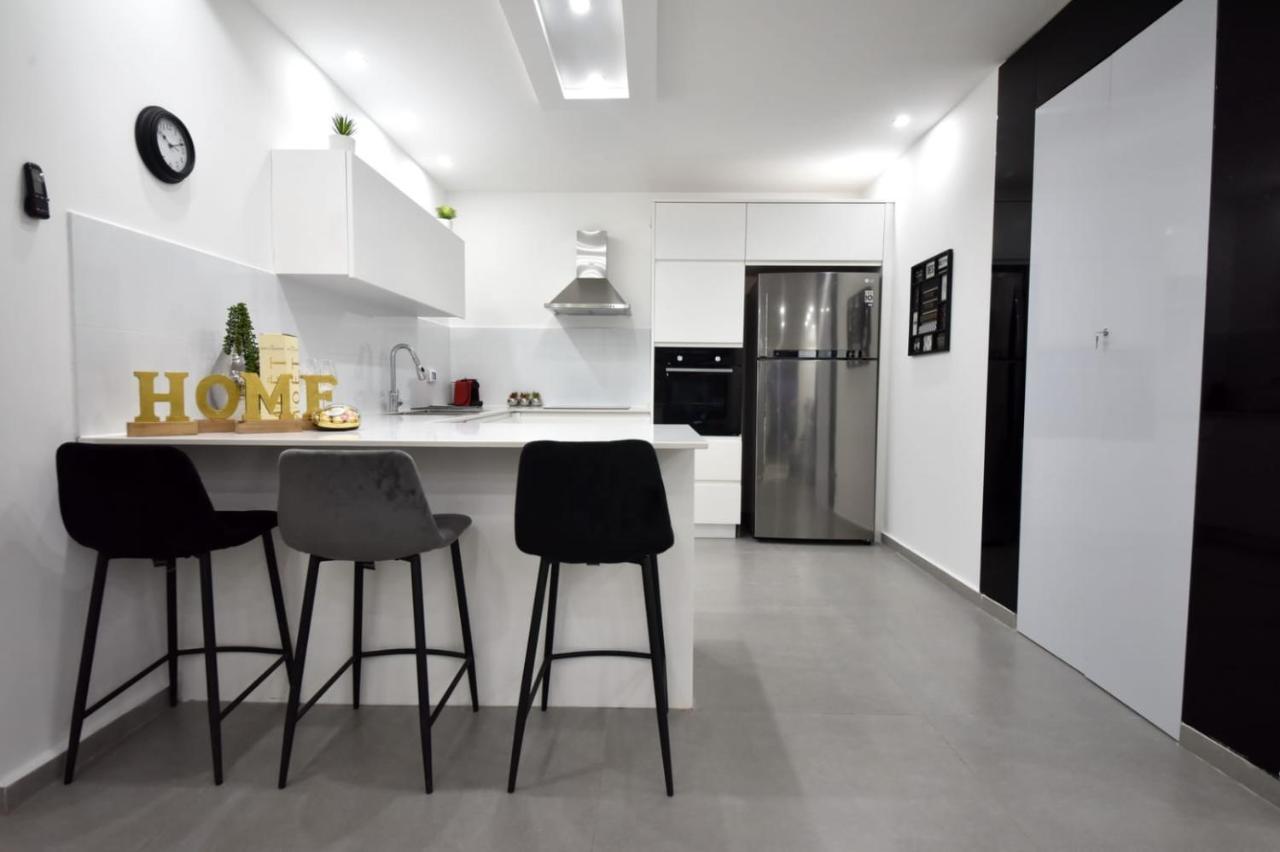 דירת גן על שפת הבריכה Apartment