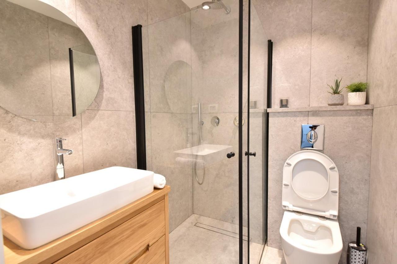 Apartment דירת גן על שפת הבריכה