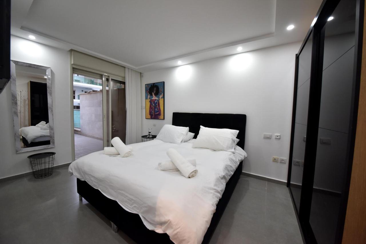 Apartment דירת גן על שפת הבריכה *