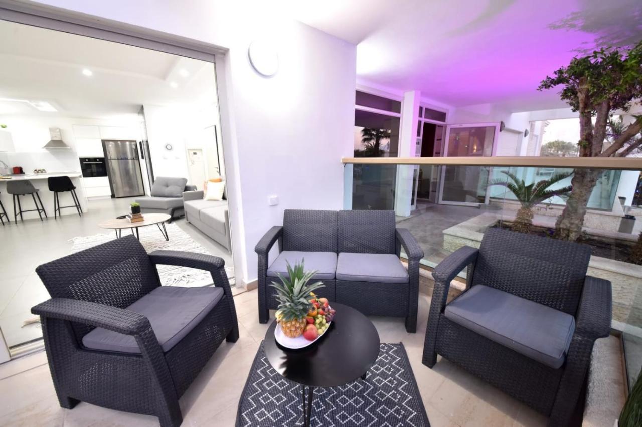 Apartment דירת גן על שפת הבריכה